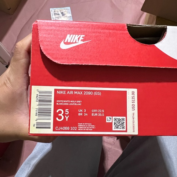 AIR MAX 2090 GS
"Triple White" CJ4066-102 - Picture 11 of 11